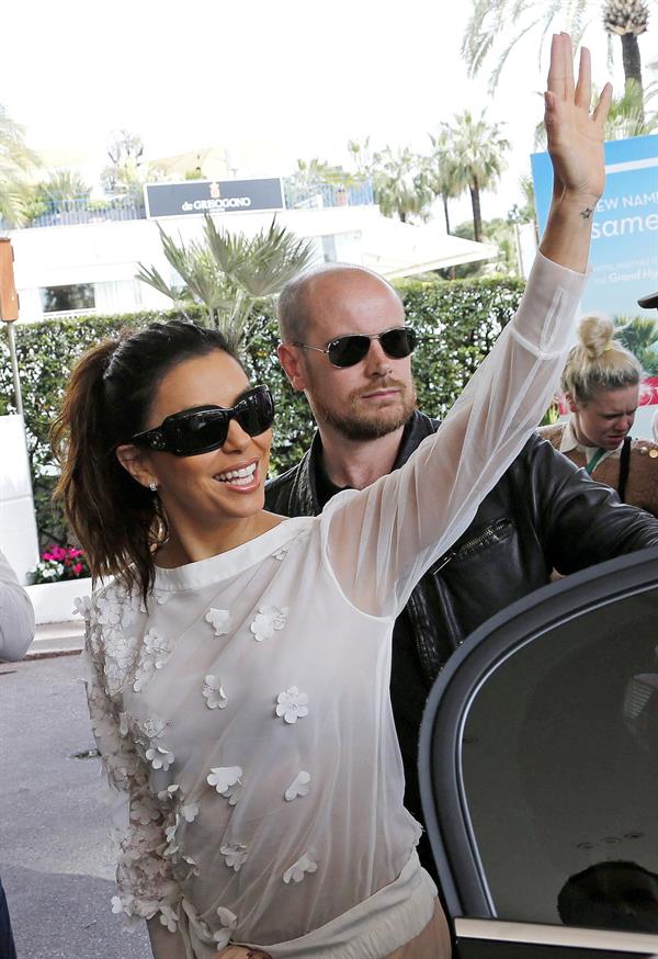 Eva Longoria - Arrives in Cannes (16.05.2013) 