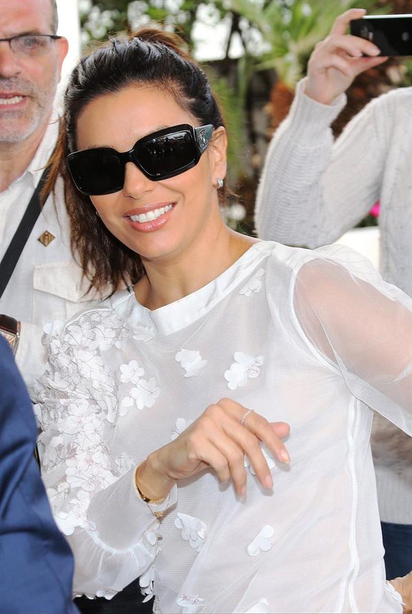 Eva Longoria - Arrives in Cannes (16.05.2013) 
