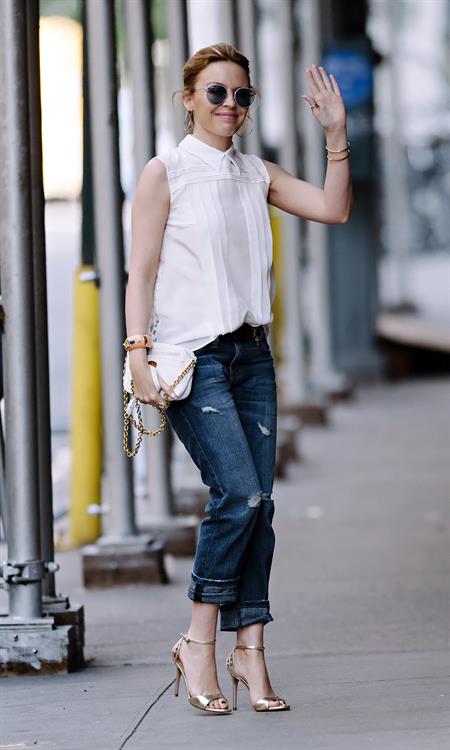 Kylie Minogue - Greets her fans in New York City (21.06.2013) 