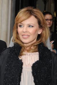 Kylie Minogue Leaving the Four Seasons hotel in Paris - October 29, 2012
