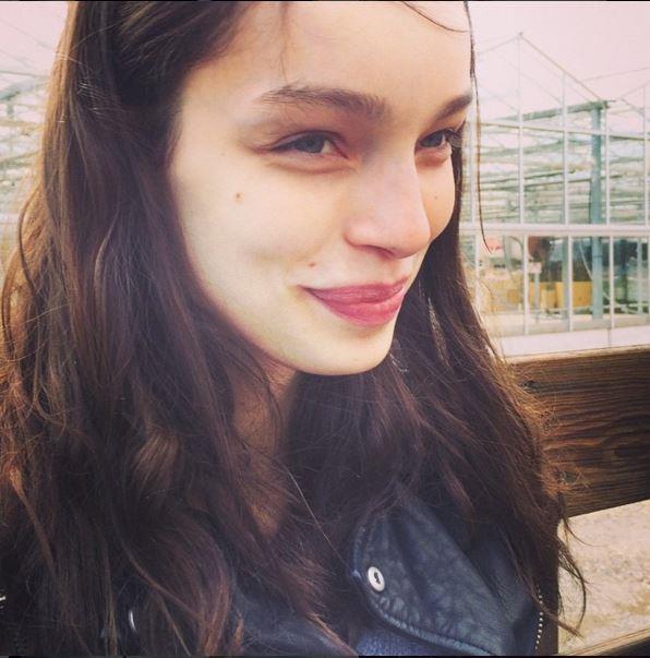 Luma Grothe taking a selfie