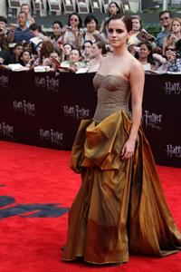Emma Watson - Harry Potter and the Deathly Hallows Premiere in New York City, July 11, 2011