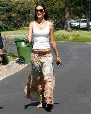 Alessandra Ambrosio checking out houses in Los Angeles 13.09.11 