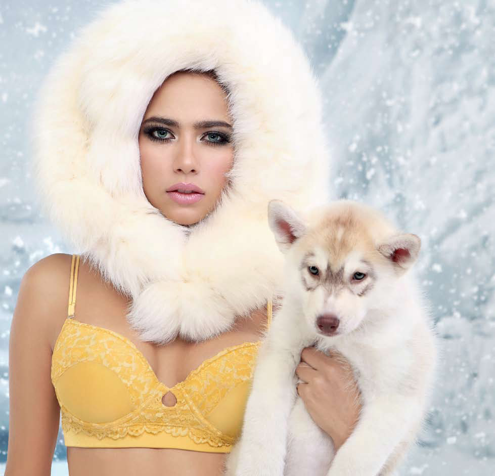 Catalina Otalvaro in lingerie