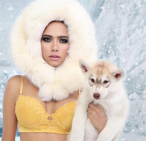 Catalina Otalvaro in lingerie