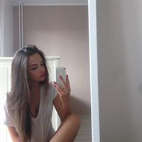 Olga Nowotarska taking a selfie