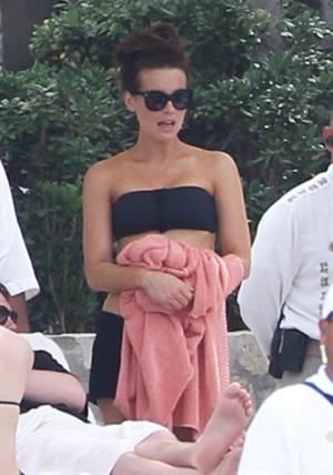 Kate Beckinsale in bikini as she fits in some sunbathing on family holiday in Mexico March 28-2013 