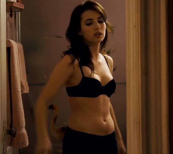 Emma Roberts in Twelve