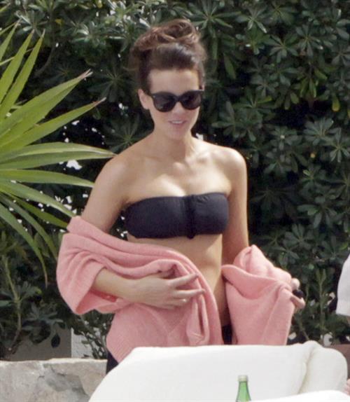 Kate Beckinsale in bikini as she fits in some sunbathing on family holiday in Mexico March 28-2013 