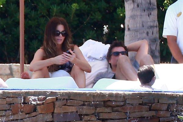 Kate Beckinsale wearing a bikini on vacation in Mexico August 21, 2013