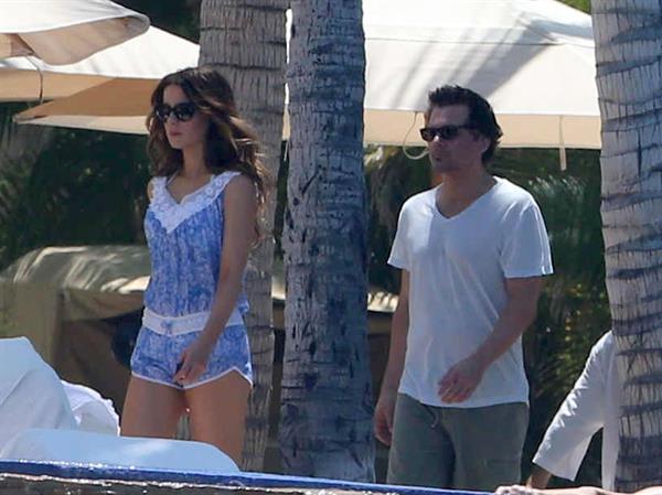 Kate Beckinsale wearing a bikini on vacation in Mexico August 22, 2013 