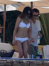 Kate Beckinsale wearing a bikini on vacation in Mexico August 22, 2013 