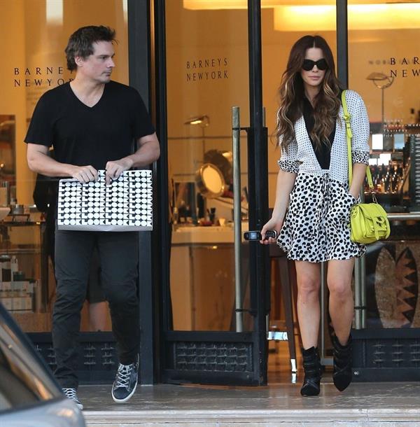 Kate Beckinsale - out in Beverly Hills September 7-2013  