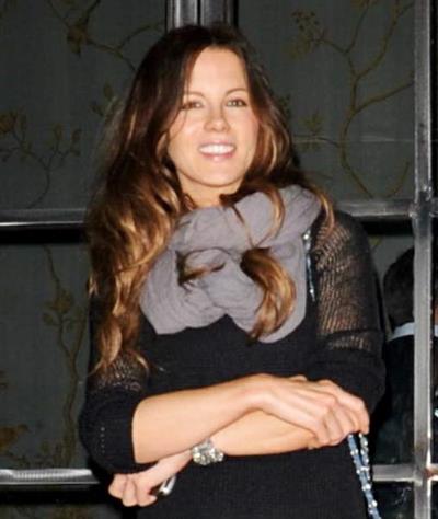 Kate Beckinsale and a friend grabbed a bite at Tavern in Brentwood on Thursday, January 24-2012 
