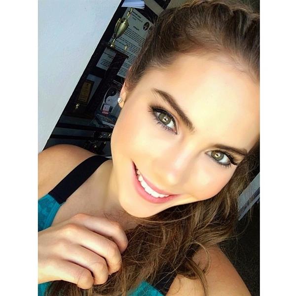 McKayla Maroney taking a selfie