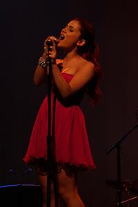 Ariana Grande Break the Cycles Louder than Words Bbenefit 11-09-2010 