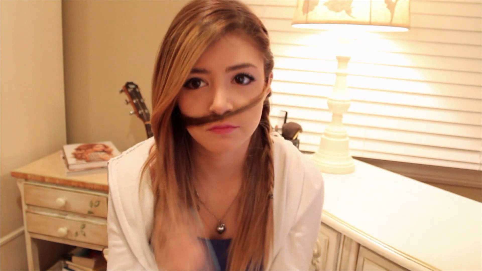 Chrissy Costanza
