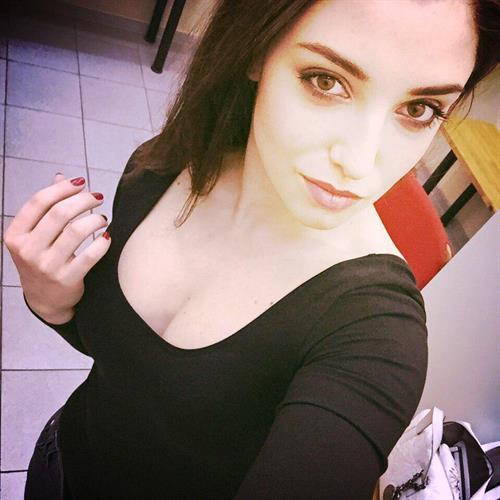 Aliya Mustafina taking a selfie