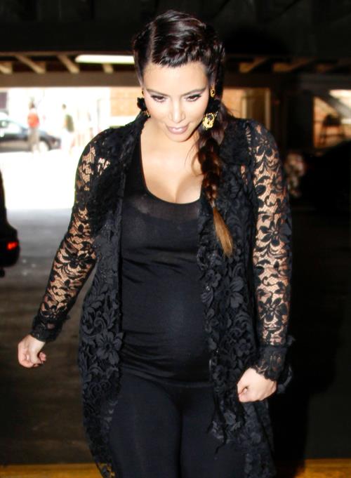 Kim Kardashian Goes house hunting with Kanye West in Bel Air (May 10, 2013) 