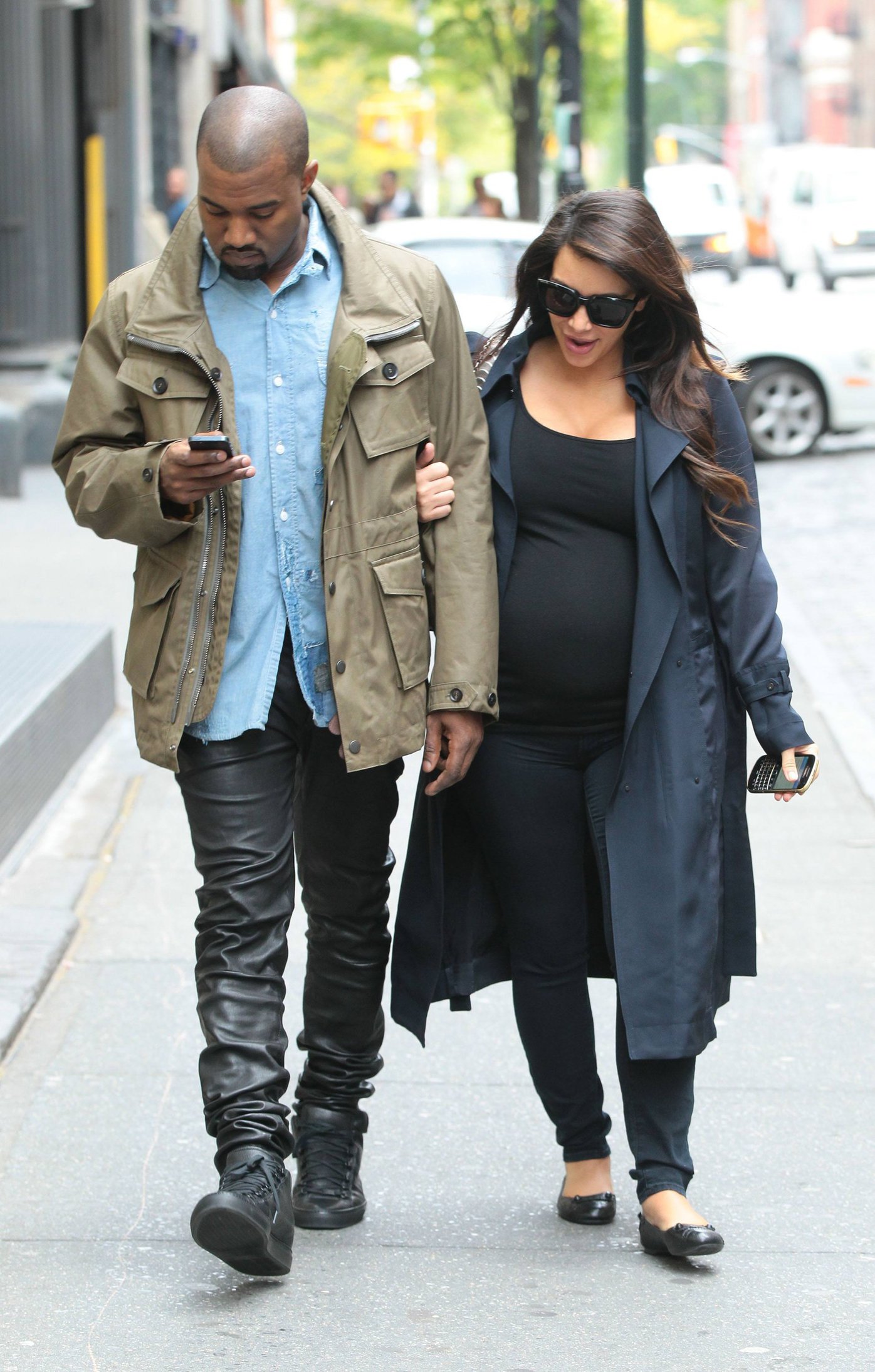 Kim Kardashian Takes an early morning stroll with Kanye West in SoHo (May 6, 2013) 