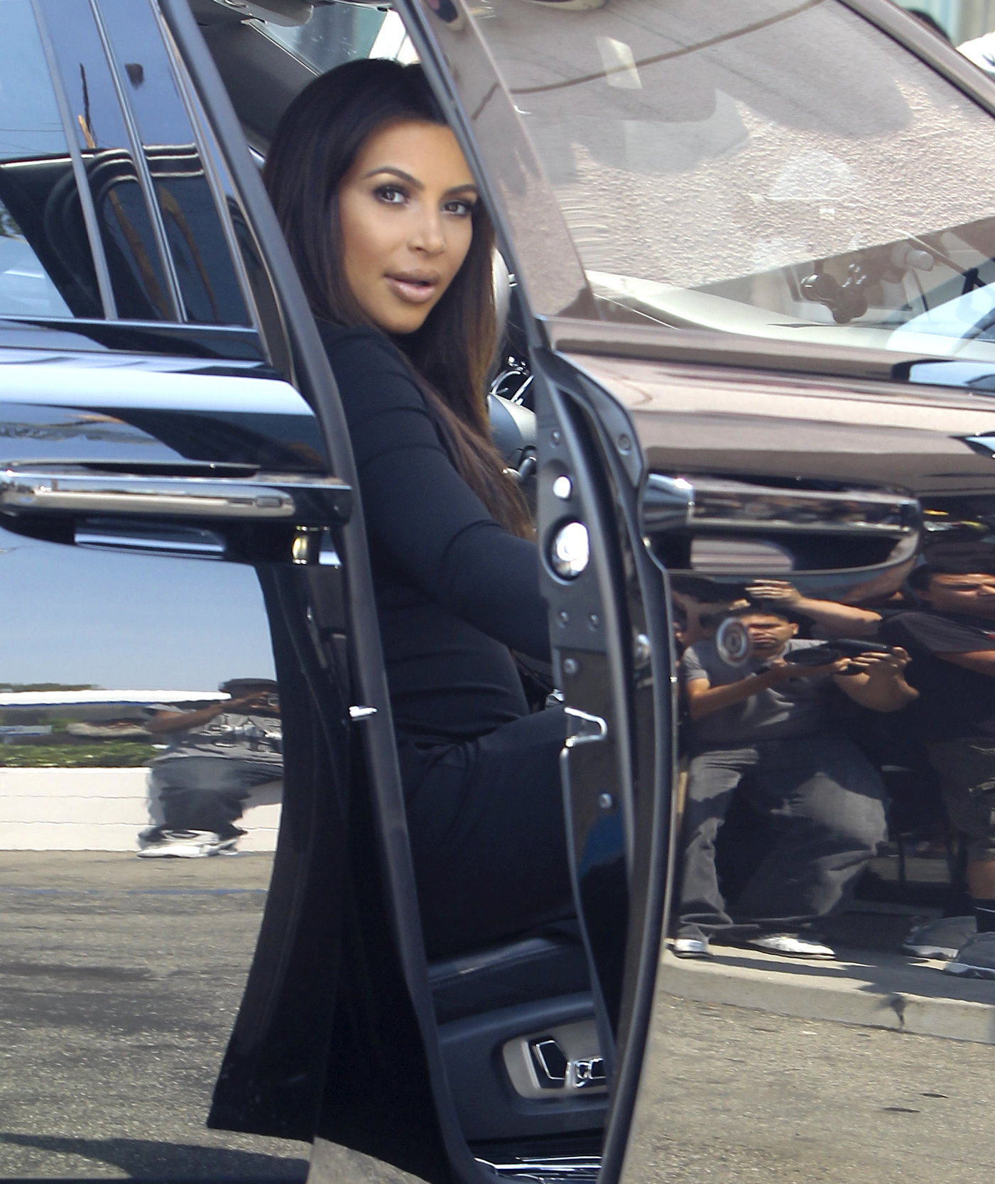 Kim Kardashian - Spotted inside a Rolls Royce in Los Angeles (31.05.2013) 