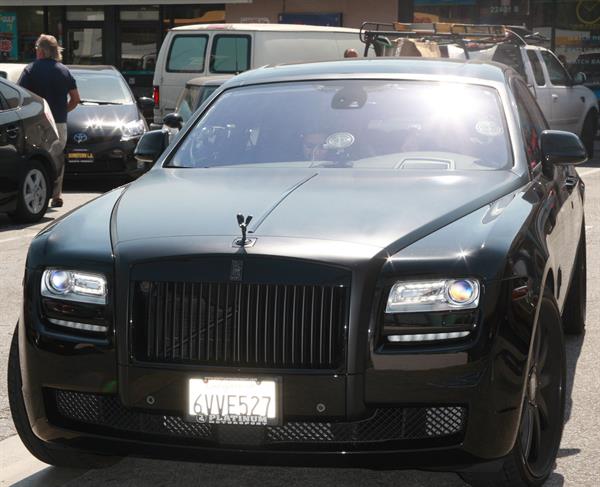 Kim Kardashian - Spotted inside a Rolls Royce in Los Angeles (31.05.2013) 