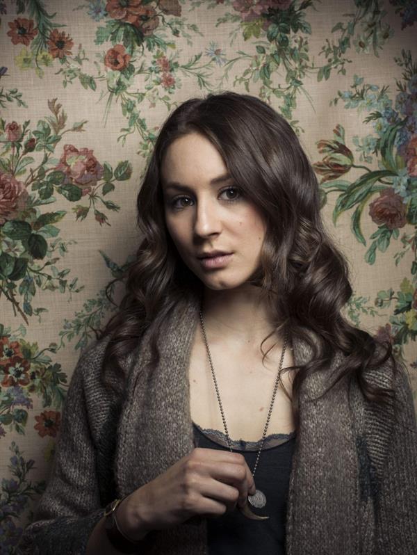 Troian Bellisario