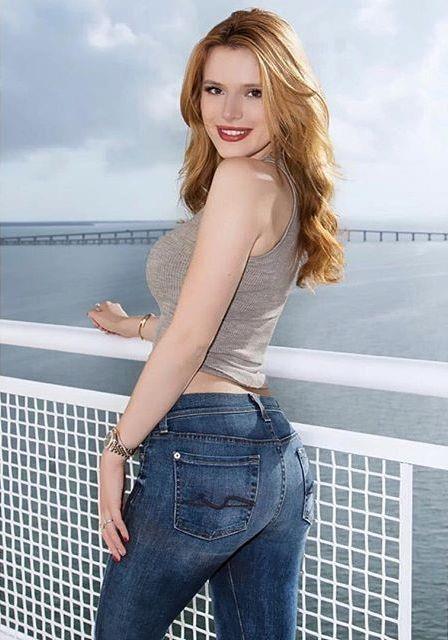 Bella Thorne - ass