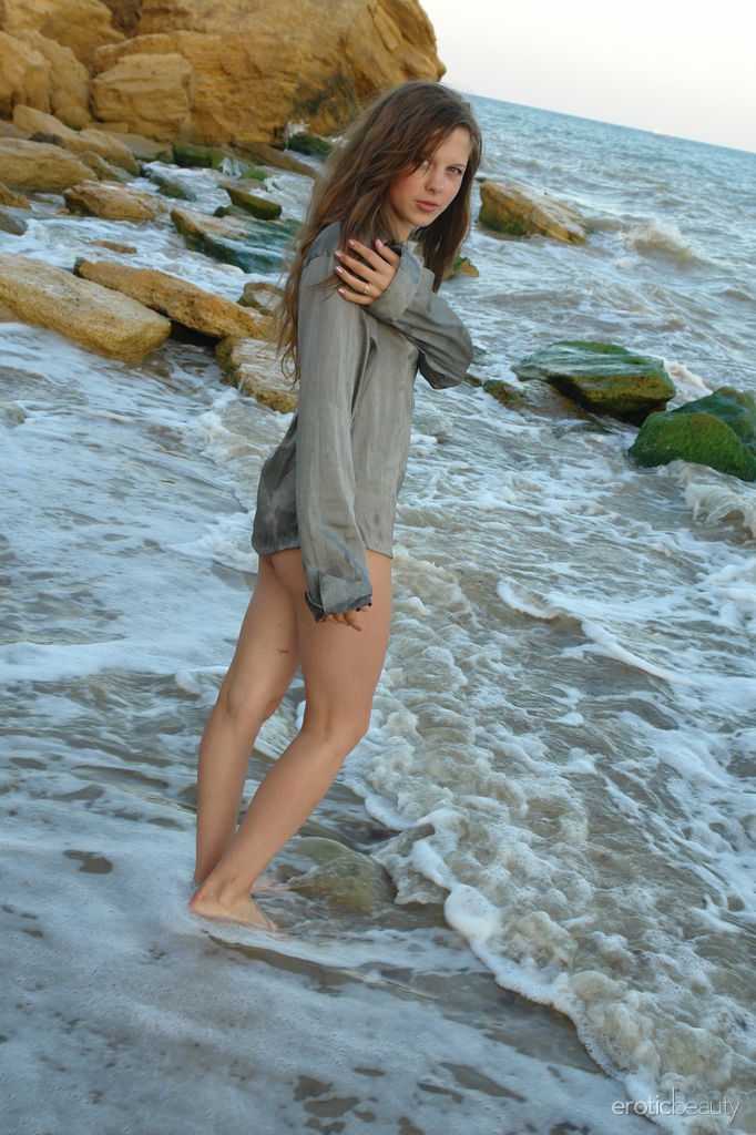 Petra E Pictures Petra E: Surf In 1 by Rafael Nova