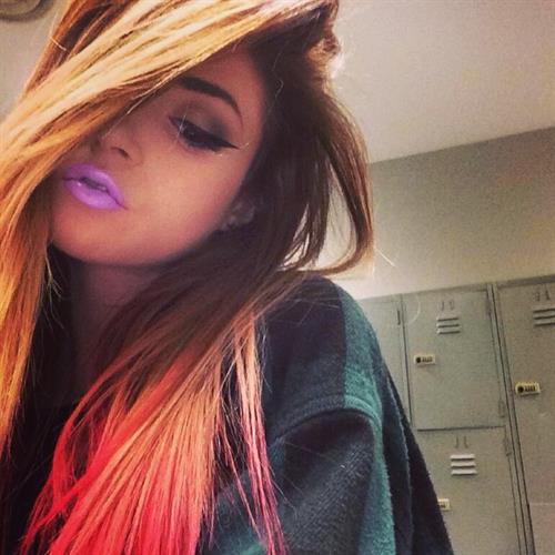Chrissy Costanza taking a selfie
