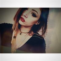 Chrissy Costanza taking a selfie