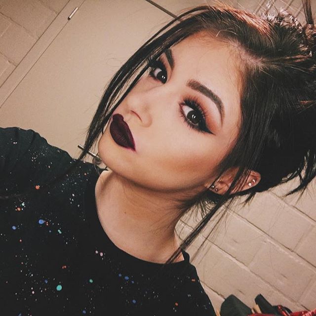 Chrissy Costanza taking a selfie