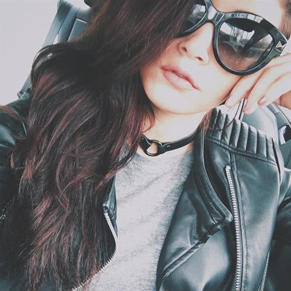 Chrissy Costanza taking a selfie