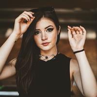 Chrissy Costanza