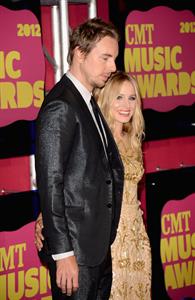 Kristen Bell - 2012 CMT Music Awards in Nashville (June 6, 2012) 