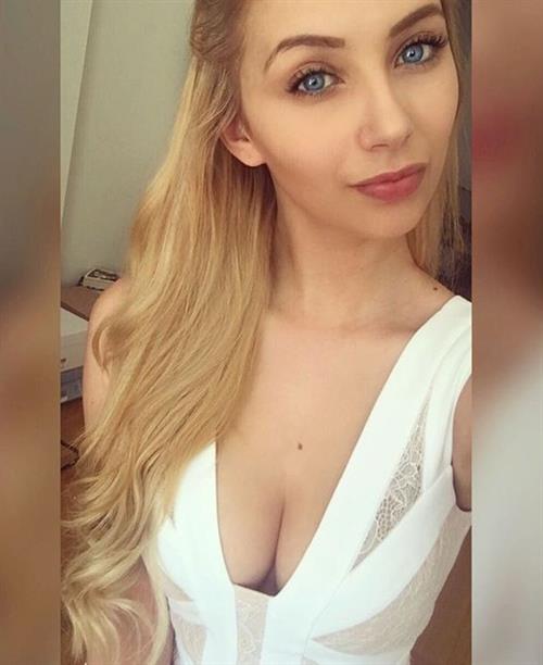 Nikita Klæstrup taking a selfie