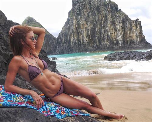 Rárika Acler in a bikini