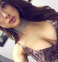 Anna Sophe taking a selfie