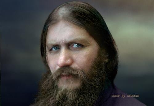 Ra ra Rasputin
Lover of the Russian queen
There was a cat that really was gone
Ra ra Rasputin
Russia's greatest love machine
It was a shame how he carried on