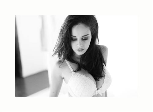 Susanna Canzian in lingerie