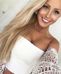 Calu taking a selfie