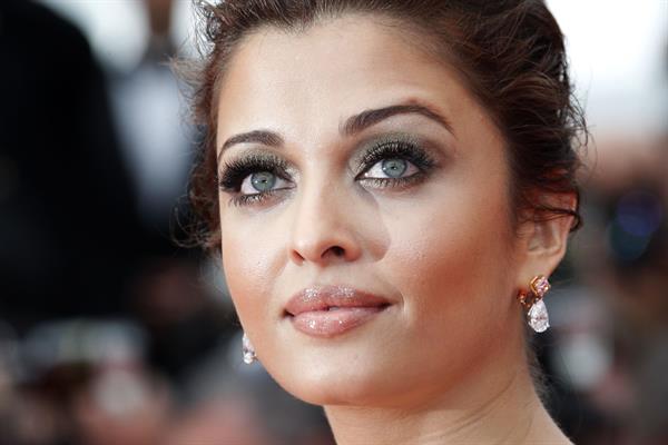 Aishwarya Rai opening ceremony of the 64th Cannes Film Festival on May 15, 2011 