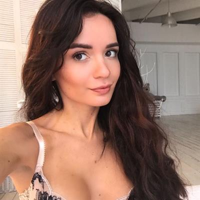 Ekaterina Zueva taking a selfie