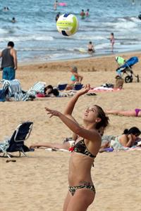 Alex Morgan bikini candids in Hawaii 12/19/12 