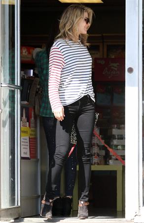 Ali Larter at the dog groomers in Los Angeles 10/22/13  