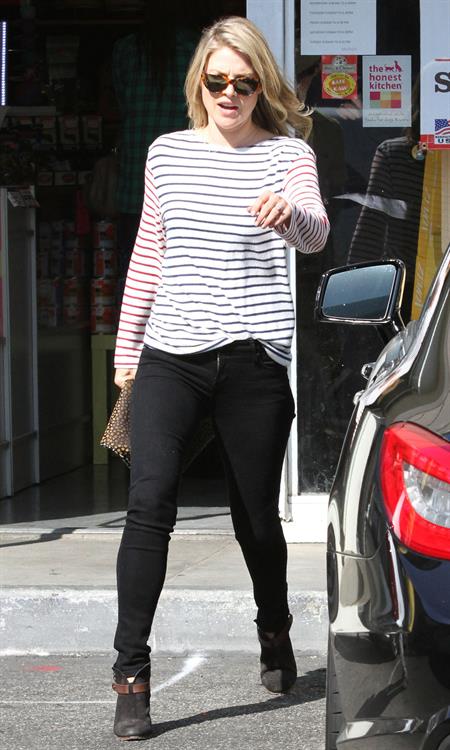 Ali Larter at the dog groomers in Los Angeles 10/22/13  
