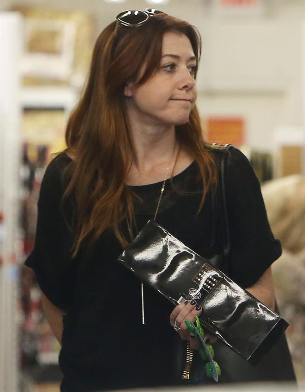 Alyson Hannigan Goes shopping in Santa Monica (November 7, 2013) 