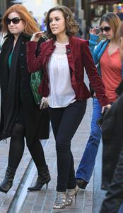 Alyssa Milano Extra at the Grove in Los Angeles November 30, 2010