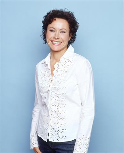 Amanda Mealing Photoshoots  