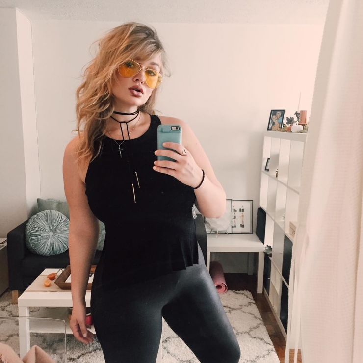 Hunter McGrady taking a selfie